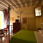 Le Stanze Del Carro By Short Holidays Pensionat Bologna